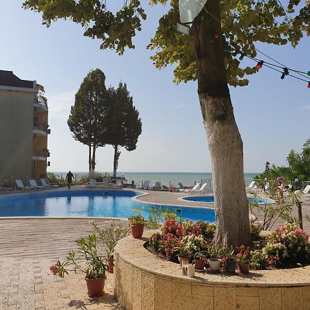 Helios Hotel Balchik Bagian luar foto