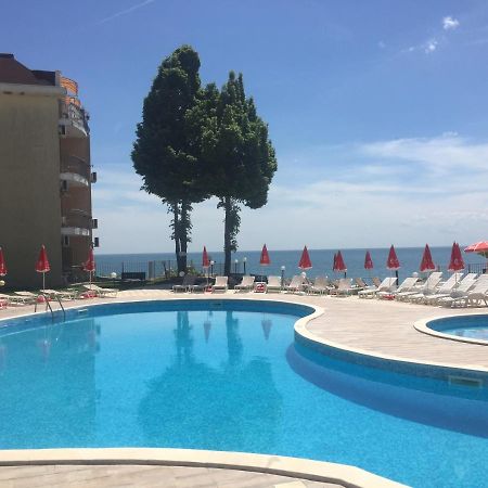 Helios Hotel Balchik Bagian luar foto