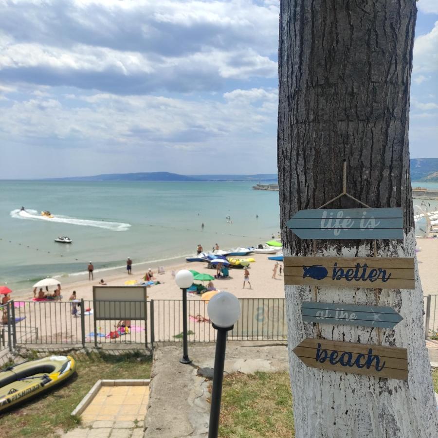 Helios Hotel Balchik Bagian luar foto