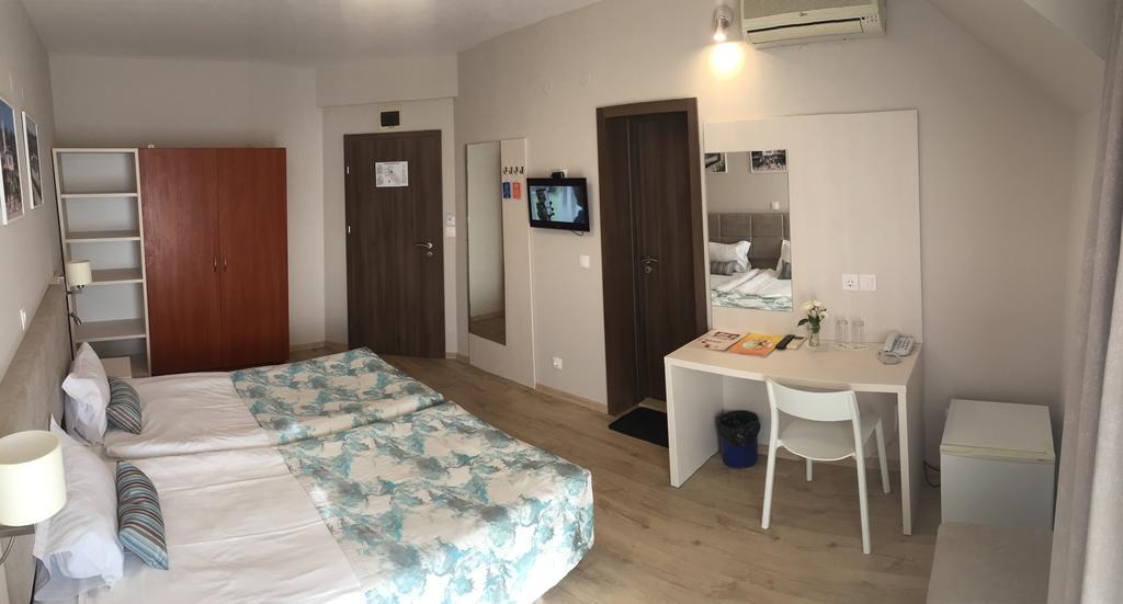 Helios Hotel Balchik Bagian luar foto